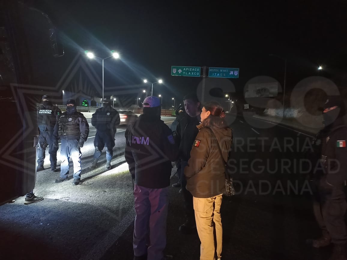 En Apetatitlán, rescatan SSC y Marina a 179 migrantes; todos viajaban hacinados en un autobús